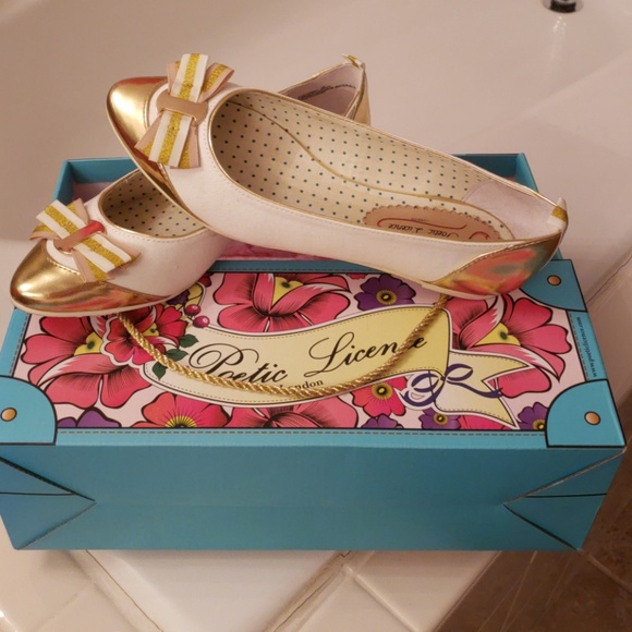 DONATED Poetic Licence gold tipped flats - Picture 2 of 5